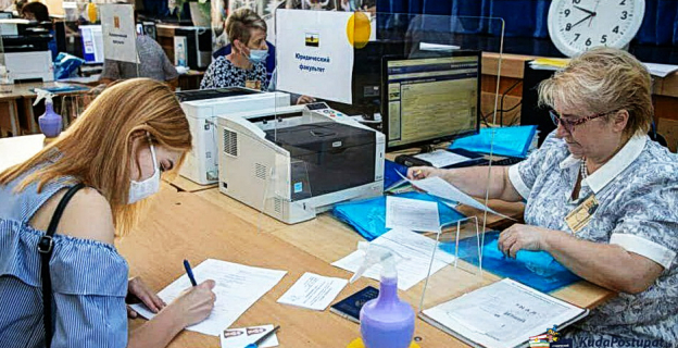 Специальности вузов (УВО), где за 3 дня количество подавших документы превысило количество мест (сложился конкурс)