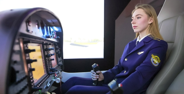 В Военной академии будут готовить девушек-пилотов. Первый набор уже в этом году