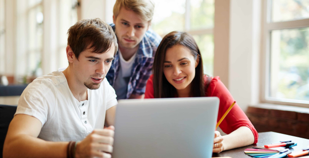 «Много инженеров и учителей. Платные места сократили, бюджетные — увеличили», — Минобразования о плане набора в вузы