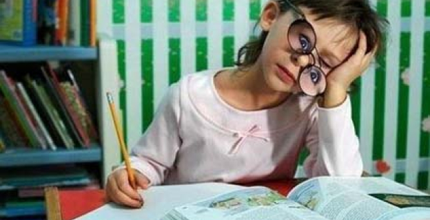 ЦИТАТЫ ИЗ ШКОЛЬНЫХ СОЧИНЕНИЙ: "У Чичикова много положительных черт: он всегда выбрит и пахнет"