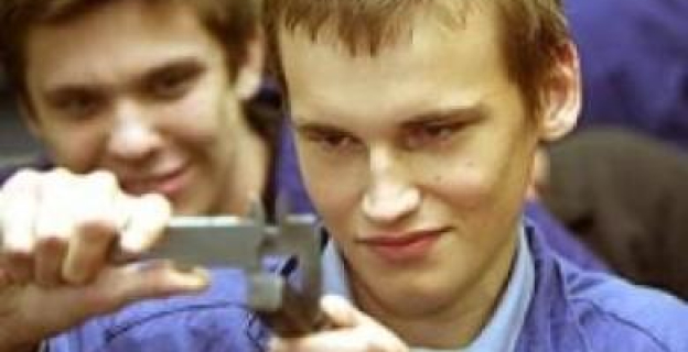 Б. ИВАНОВ: «ВЫПУСКАТЬ СПЕЦИАЛИСТОВ, НЕ ВОСТРЕБОВАННЫХ НА ПРЕДПРИЯТИЯХ, МЫ НЕ ИМЕЕМ ПРАВА» 