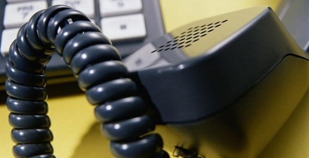 РАБОТАЕТ ГОРЯЧАЯ ЛИНИЯ ДЛЯ АБИТУРИЕНТОВ