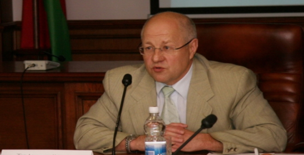 А. ЖУК О РЕЗУЛЬТАТАХ ЦТ-2012, ПОВЫШЕНИИ НИЖНЕЙ ОЦЕНОЧНОЙ ПЛАНКИ И ПРАВЕ РОДИТЕЛЕЙ ПОДАВАТЬ ДОКУМЕНТЫ В ВУЗ ВМЕСТО АБИТУРИЕНТОВ